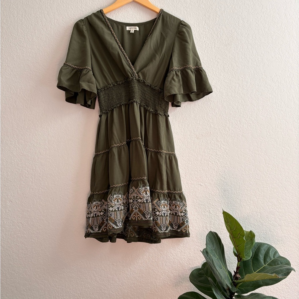 Green max studio small boho dress with embroidery and ruffles